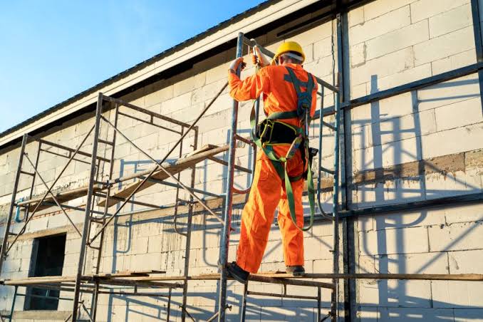 Trabajos en estructuras metálicas.